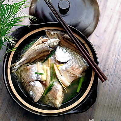 私房菜:鱼汁杂鱼煲