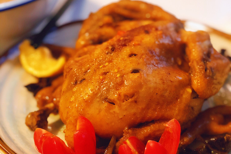 【电饭煲烤鸡】用电饭煲给自己做一顿嫩过烤鸡的香闷鸡的做法