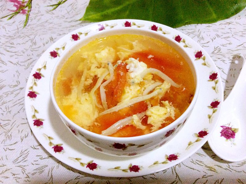 Whitebait, tomato and egg soup