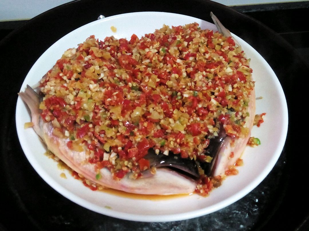 剁椒鱼头怎么做_剁椒鱼头的做法_wiwiwi_豆果美食