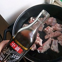 【秋日滋补】莲藕百合排骨汤的做法图解2