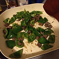 青椒炒牛肉 （又是一道留学生必备的简单炒菜）的做法图解6