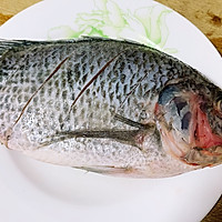 熬出一锅浓白的鱼汤 清炖罗非鱼的做法图解2