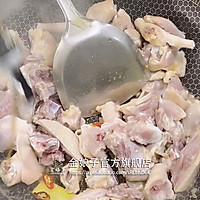 【栗子烧鸡】鸡肉入味，栗子香甜。的做法图解3