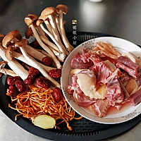 #下饭红烧菜#鸭肉菌菇简单炖一炖，鲜香味美的做法图解1