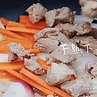 #肉食主义狂欢#羊肉抓饭：简单到只需酱油和盐调味，太诱人！的做法图解4