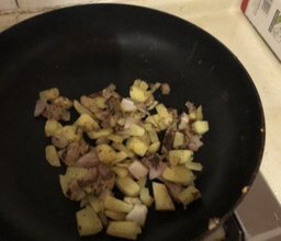 黑胡椒洋葱芝士土豆面的做法