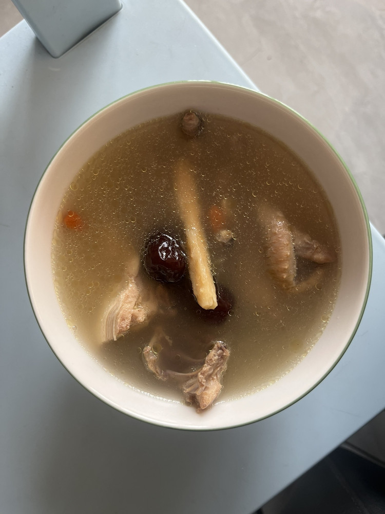 过年早餐之健脾太子参鸡汤的做法