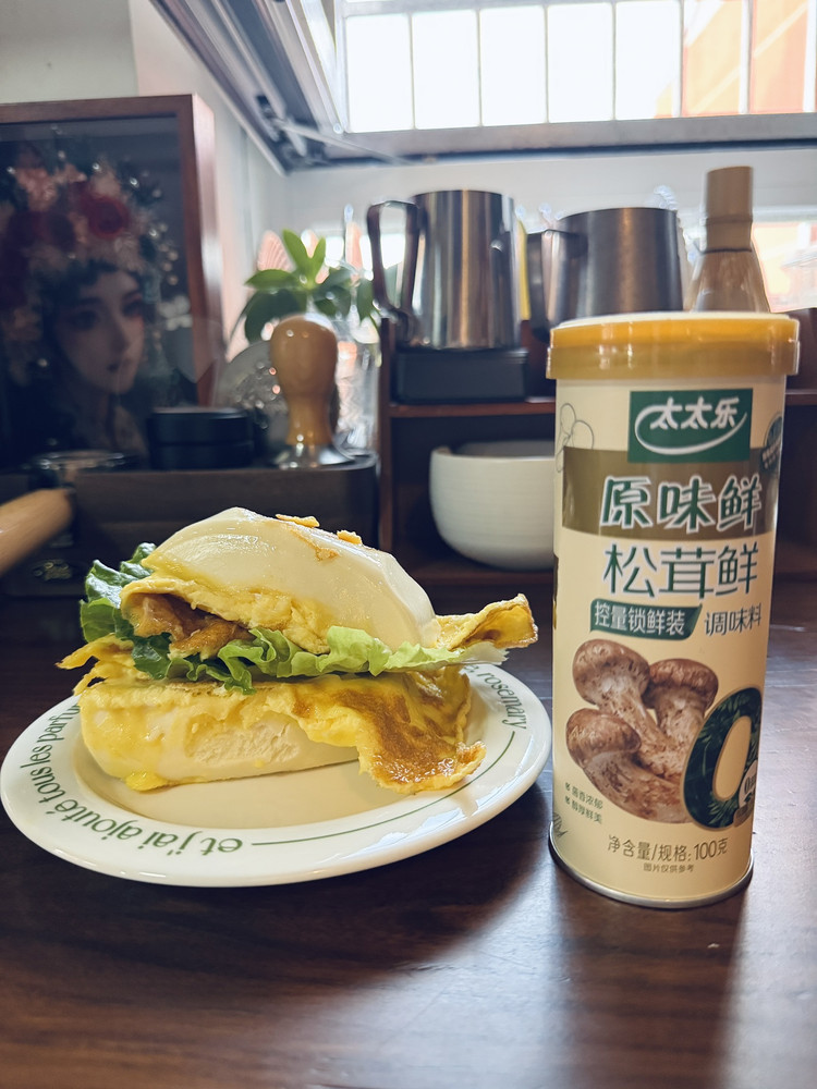 松茸鲜鸡蛋馒头汉堡的做法