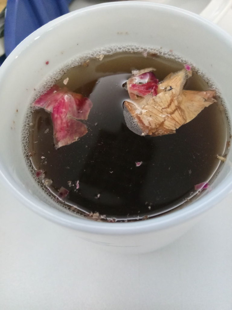 玫瑰红糖水的做法