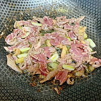 #旅行中的美味#雪菜牛肉年糕汤的做法图解7
