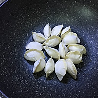 抱蛋煎饺#在“家”打造ins风美食#的做法图解1