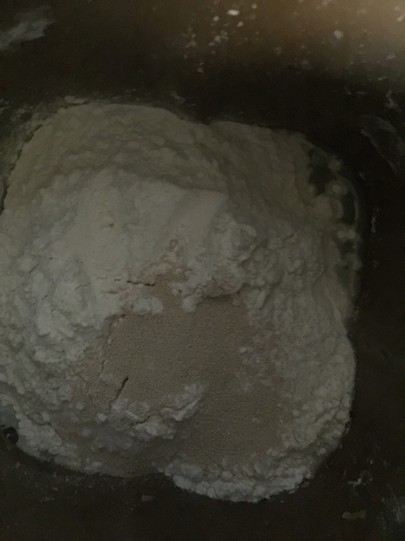 豆沙小面包#熙悦食品高筋粉#的做法图解1