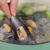 丝瓜山药海鲜汤的做法图解5