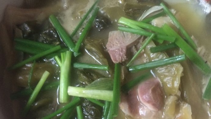 砂锅酸菜鱼头