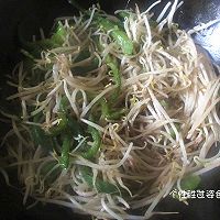 青椒豆芽菜的做法图解6