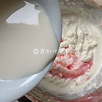 粉粉的少女心 椰丝草莓小方的做法图解6