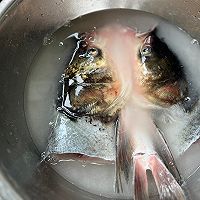 美味的剁椒鱼头的做法图解1