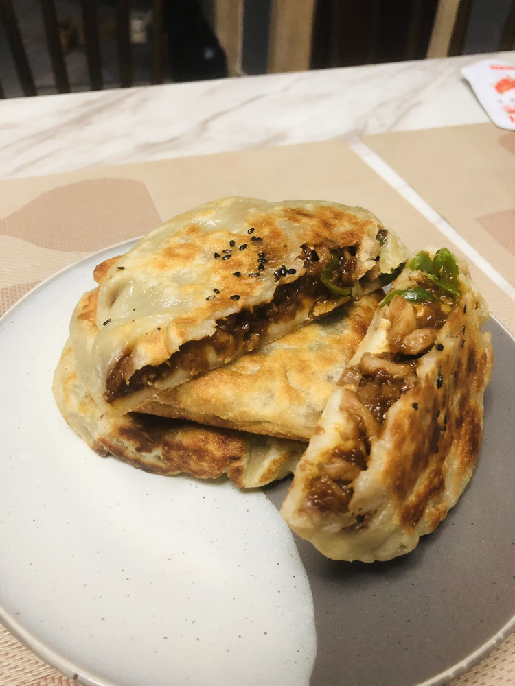青椒肉丝馅饼的做法