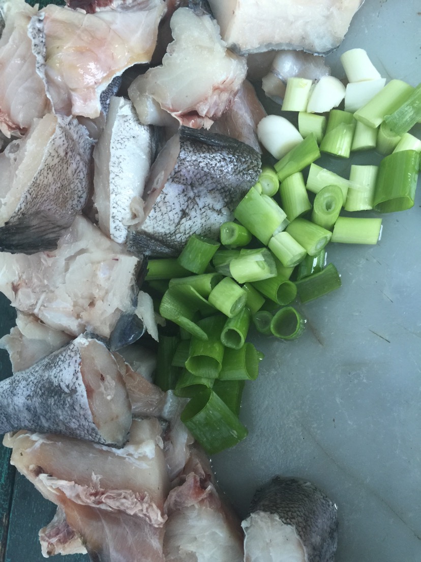鳕鱼炖冻豆腐的做法图解3