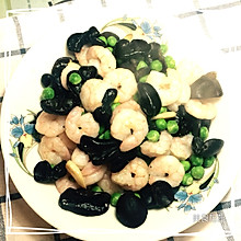 养生达人：青豆虾仁炒黑木耳