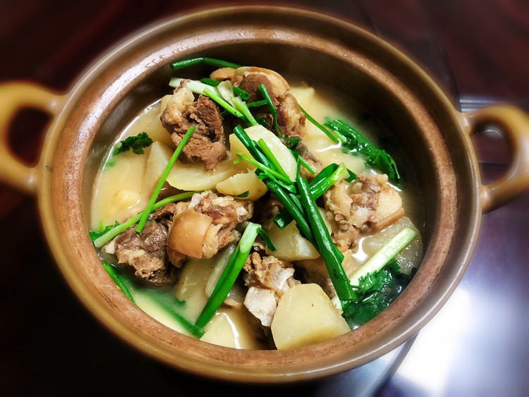 羊肉炖萝卜的做法