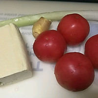 西红柿牛腩炖豆腐的做法图解2
