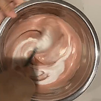 #美食视频挑战赛#玫瑰黄桃蛋糕卷的做法图解6