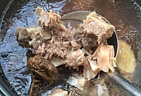 红菇干贝排骨汤的做法