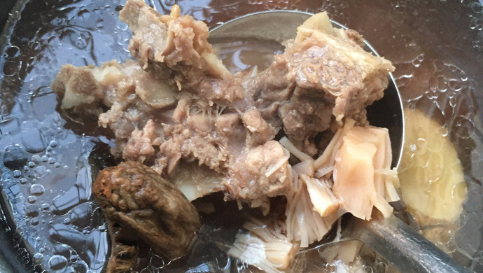 红菇干贝排骨汤