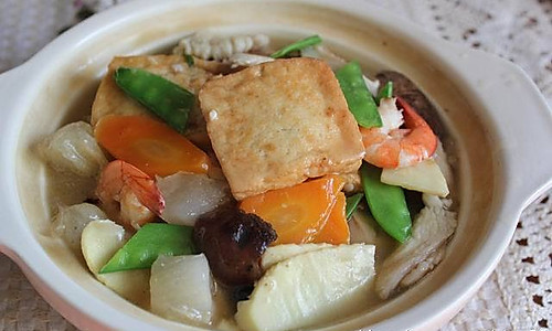 八珍豆腐煲的做法