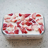草莓牛奶冻的做法图解6