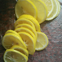减肥美容柠檬蜂蜜水的做法图解2