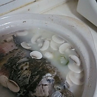 口蘑豆腐鱼头汤的做法图解3