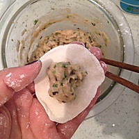 宝宝爱吃的鱼肉馅水饺的做法图解2