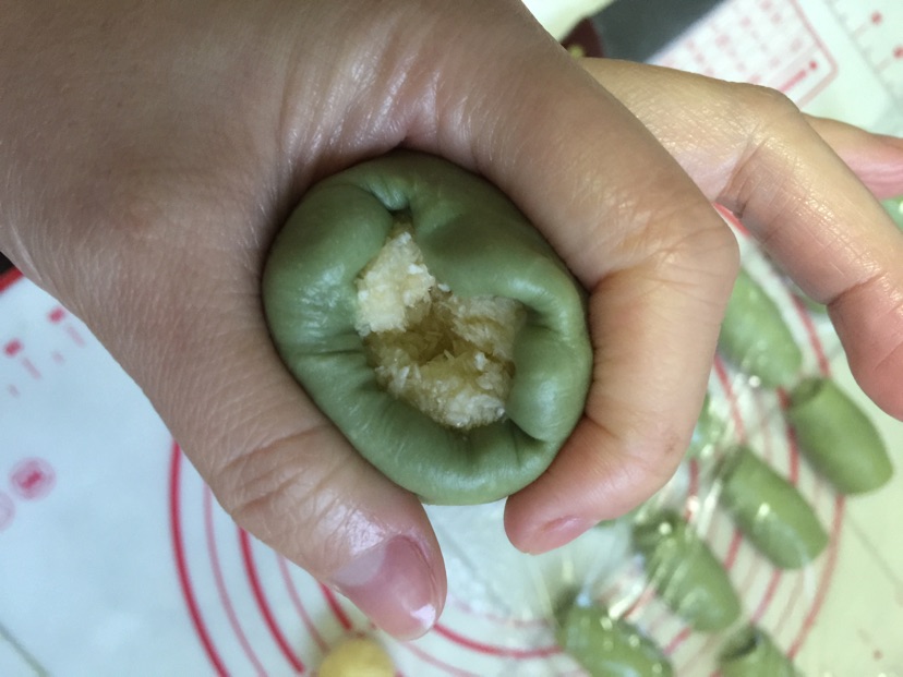 抹茶椰蓉莲花酥的做法图解13