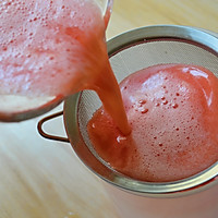 清凉解暑的西瓜汁#单挑夏天#的做法图解4