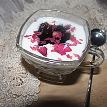 自制养生玫瑰酸奶