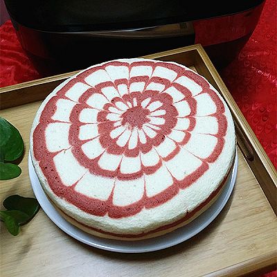 红曲拉花香草蛋糕