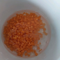 宝宝辅食❤️土豆胡萝卜鸡蛋大米粥的做法图解3