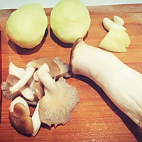 小红帽采蘑菇|胡萝卜土豆菌菇丁的做法图解1