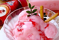 草莓冰淇淋#新鲜新关系#的做法