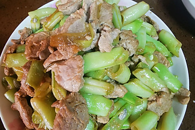 豆角炒里脊肉片