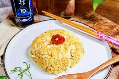 轻盐酱油蛋炒饭