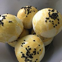 莲蓉蛋黄酥