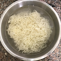 素面也能很美味 早餐 宵夜 虾子烩面#初夏搜食#的做法图解3