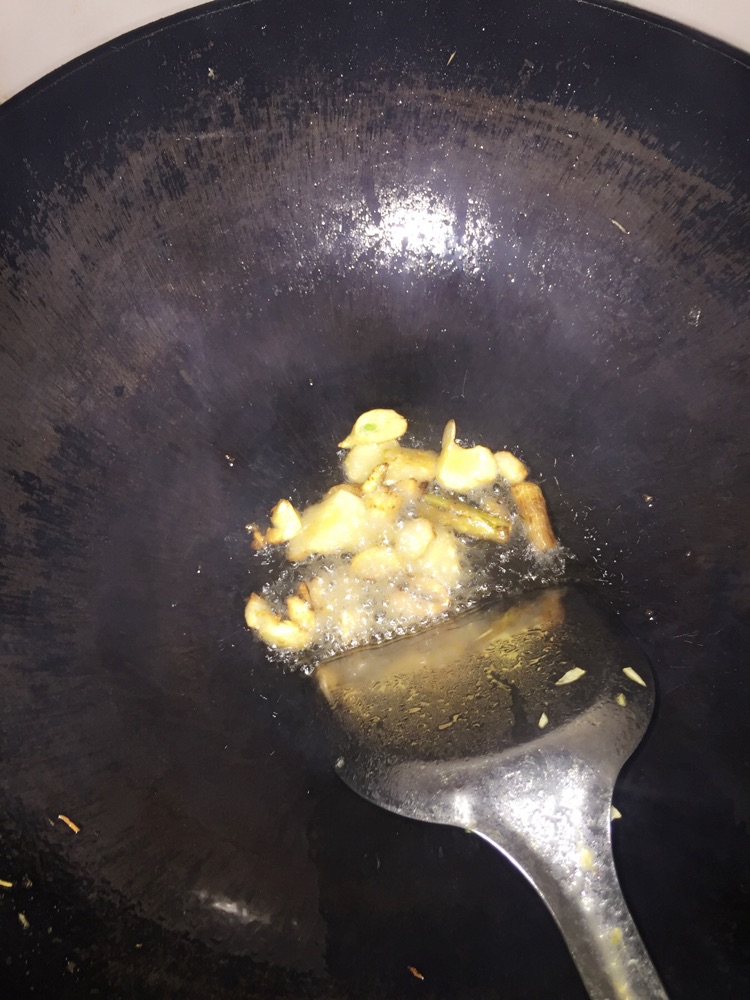 酱爆螺蛳的做法图解1