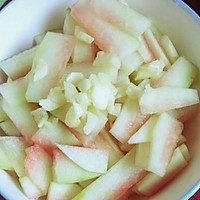 西瓜皮的妙用――瓜条面的做法图解1