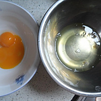 原味戚风奶油杯子蛋糕的做法图解2