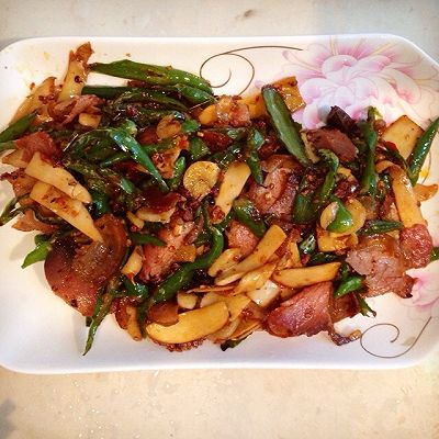 杏鲍菇炒腊肉